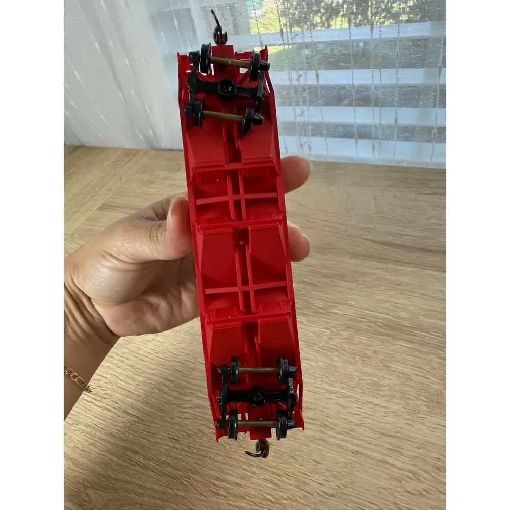 Athearn HO Scale CB&Q Burlington Route 3-Bay Hopper Car 170568 Model Train